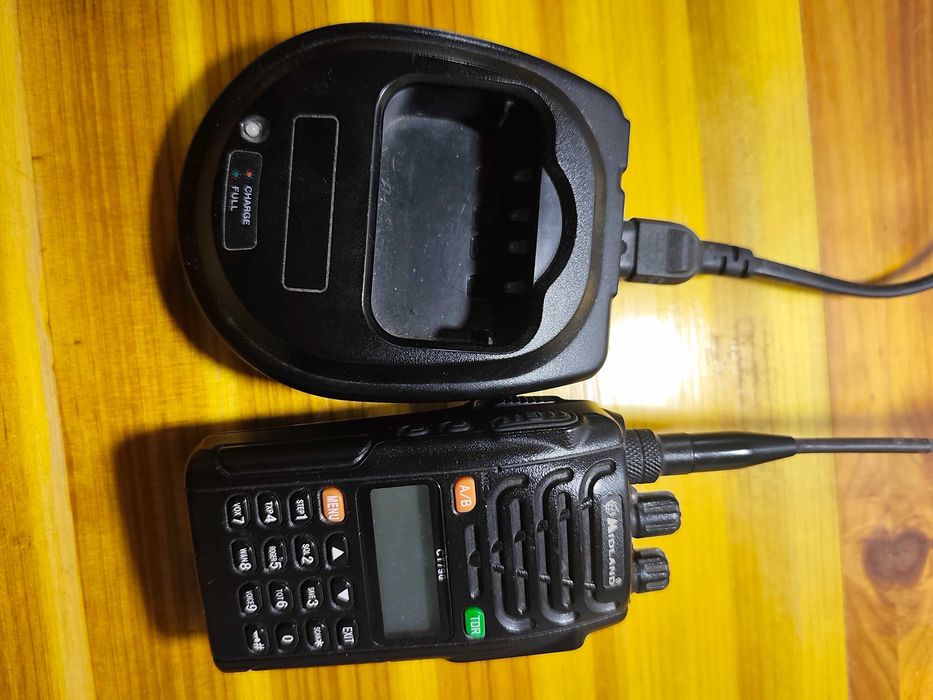 Midland CT-790 Portable Radio64751158307970123