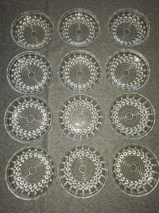 12 talerzyki deserowe podstawki szklane