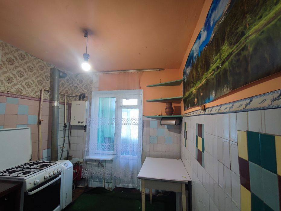 Продається 3- х кімнатна квартира Немішаєво центр 35000 $