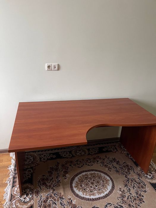 Компʼютерний стіл