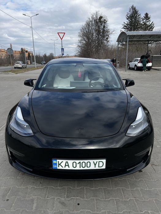 Tesla Model 3 2022