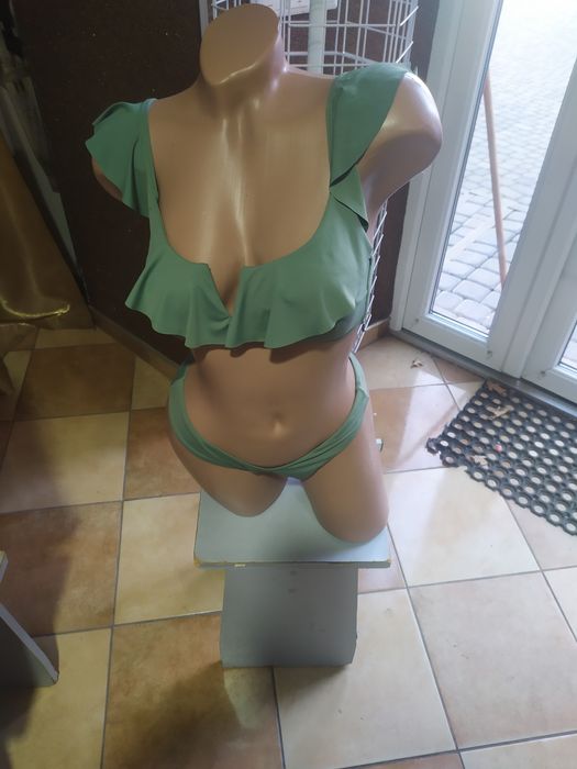 Манекени жіночі чоловічі,стійки для одягу, вертушки ( самовивіз )