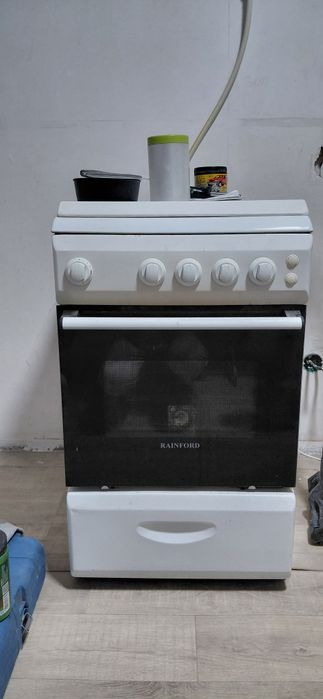 газова плита на 4 конфорки