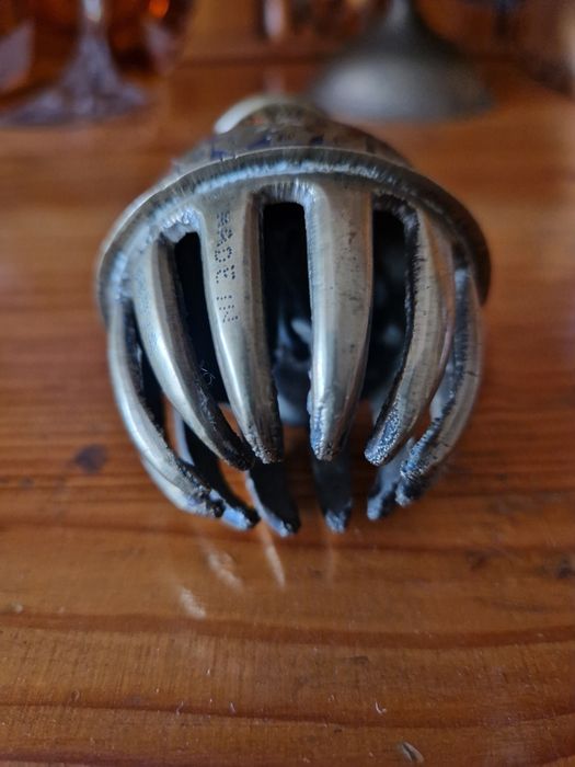 Mosiężny dzwonek pazurkowy