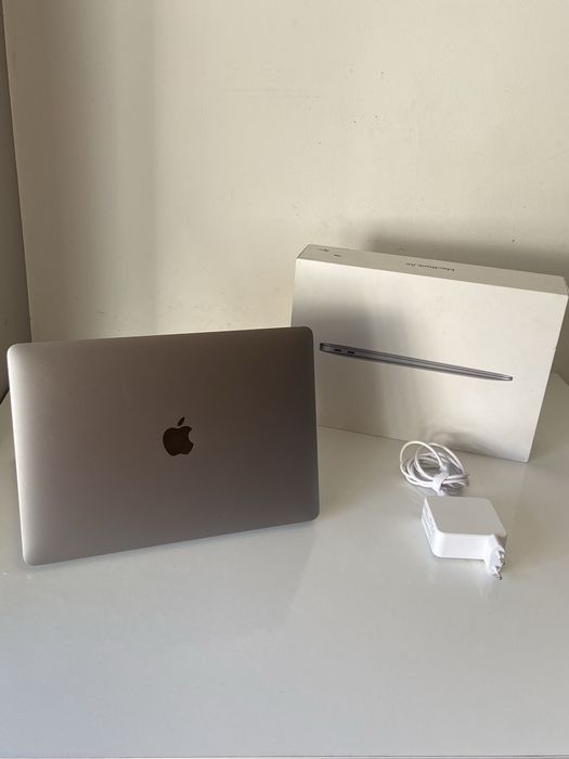 Apple MacBook Air 13" Retina (2020) | Intel Core i3 | 8GB RAM | 256GB SSD | Bateria 112 Ciclos | Completo na Caixa