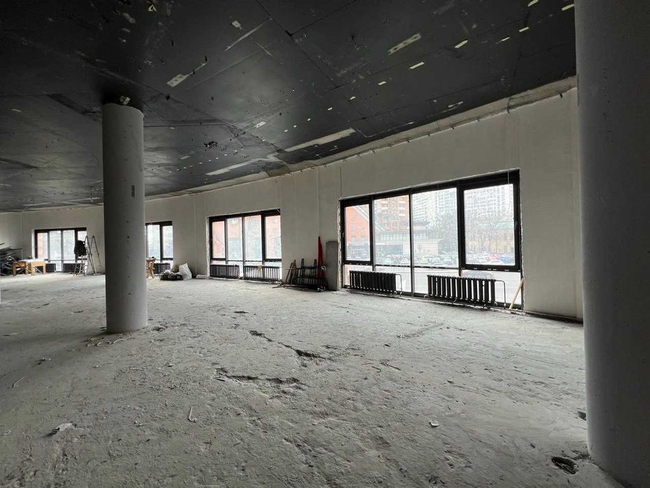 Бул.Лесі Українки.БЦ.Половина поверху 300м.навроти FENIX.Печерск.Без-%