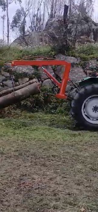 Vendo grua traseira NOVA