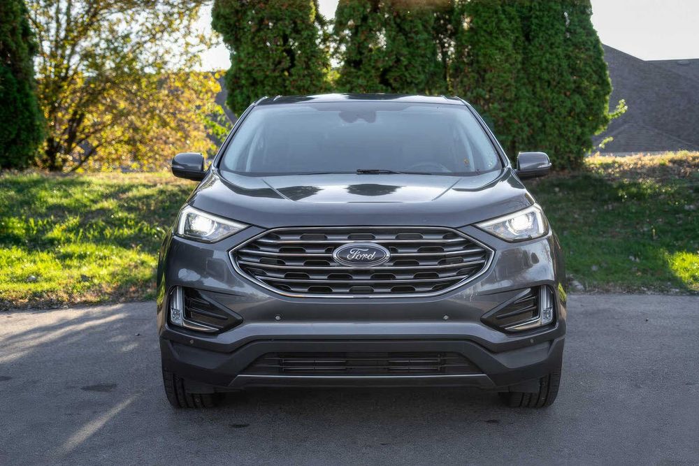 Ford Edge Titanium      2022