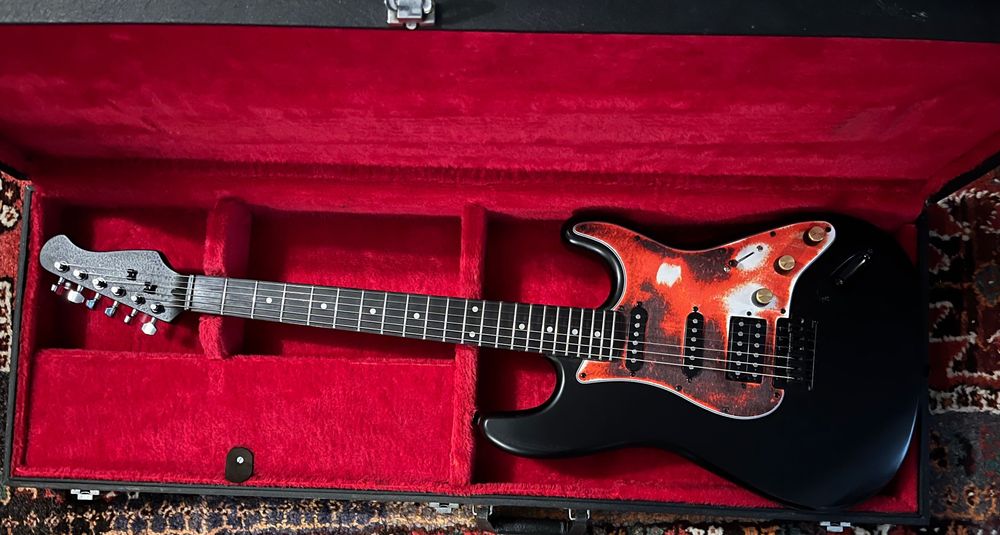 Guitarra Elétrica Stratocaster Custom