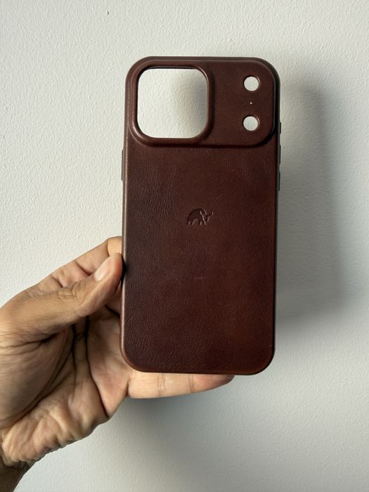 Capas iPhone 17 pro max Bullstrap + Apple Techwoven Sienna