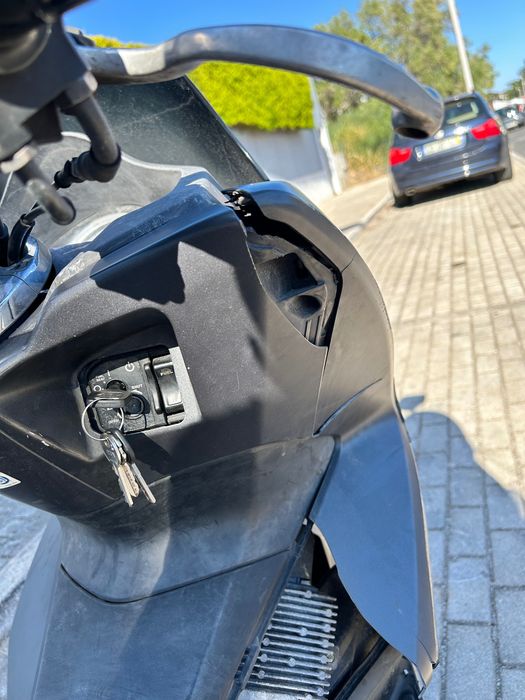 Honda pcx 2016 cinzenta