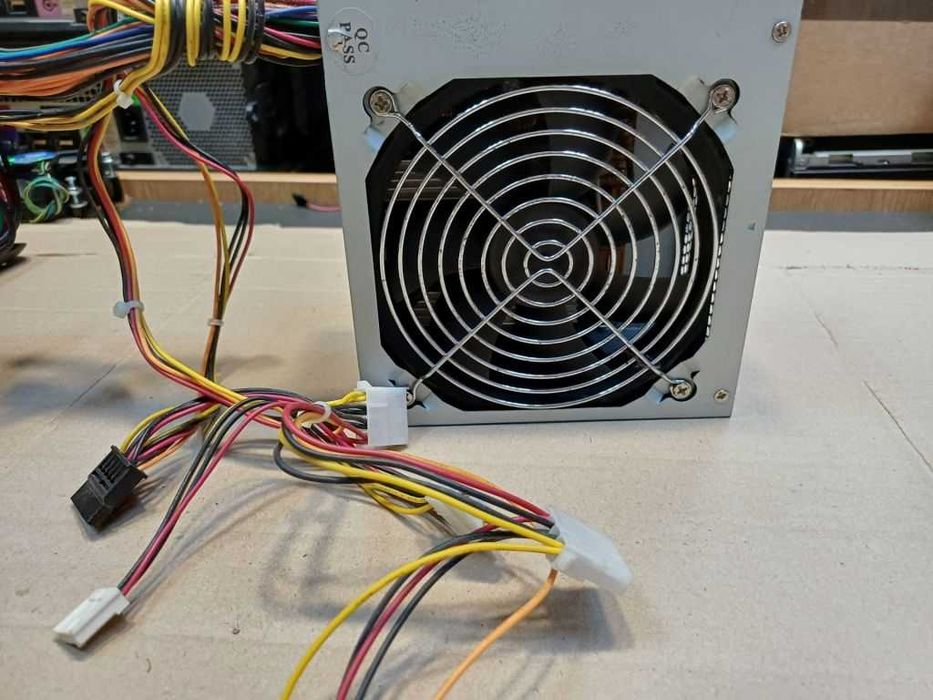 Блок питания Delux ATX400W 400Вт рабочий проверенный