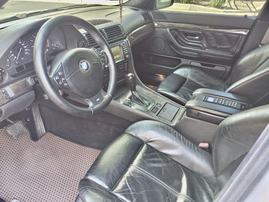 Продам BMW 7 Series E38 740i