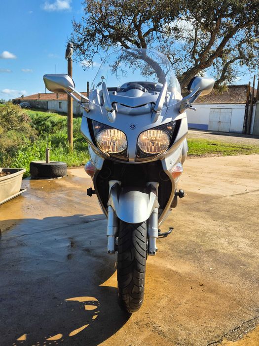 YAMAHA FJR 1300  de 2013 com 38 000km aceito troca