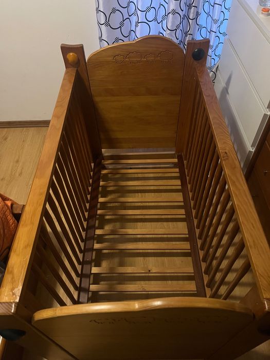 Berço de madeira 75x125cm