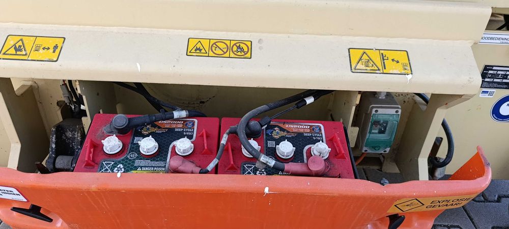 Podnośnik nożycowy JLG 3246ES – sprawny, elektryczny, ładowanie 230 V