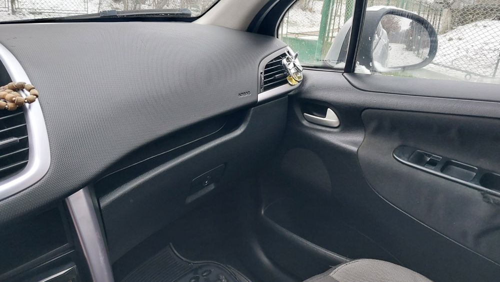 Продам Peugeot 207 1.4 газ бензин