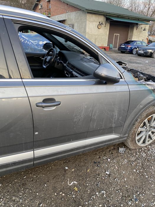 Дверка двері зад задні задня audi q7 4m M7W LM7W ІДЕАЛ