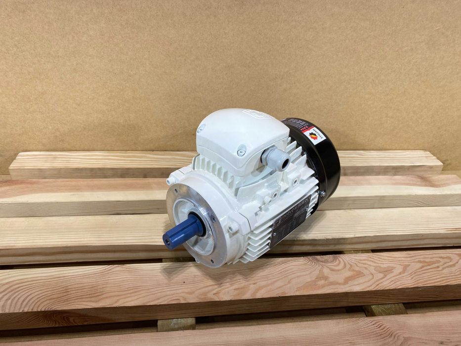 silnik elektryczny 0,75kW 1426obr. 3fazowy IE3