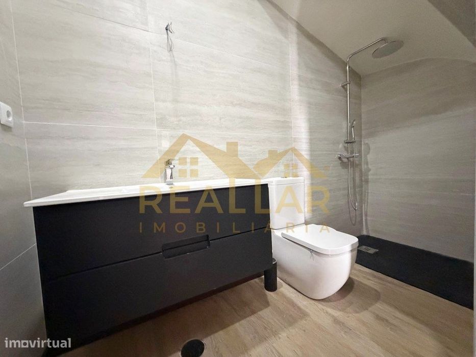 Apartamento Moderno a 50 metros da Praia - T1+1 de Design na Póvoa ...