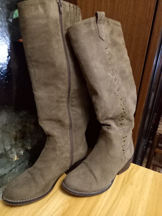 Високі чобітки,жіночі