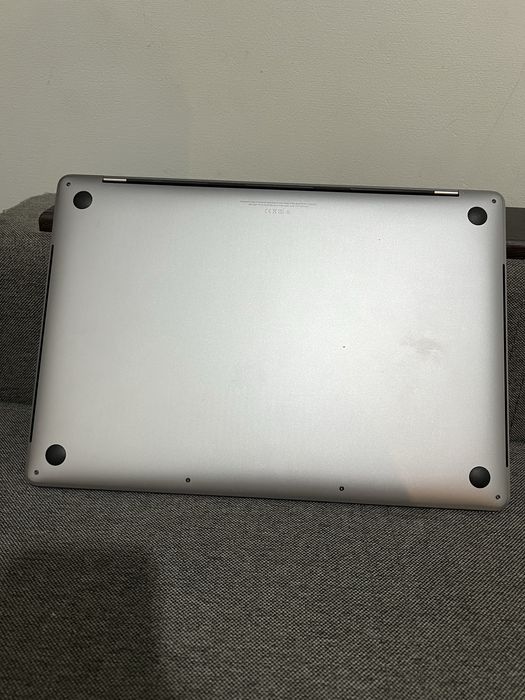 Продам маккбук Apple MacBook Pro 15-inch 2019 512Gb