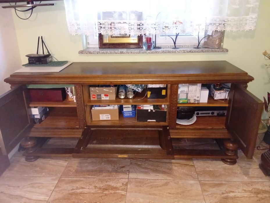 Piękna zabytkowa  rzeźbiona komoda drewniana  Wrocław