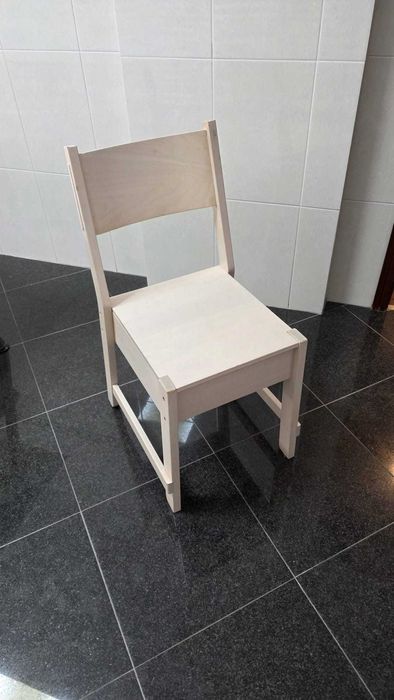 Conjunto de 4 cadeiras IKEA em madeira maciça – bom estado