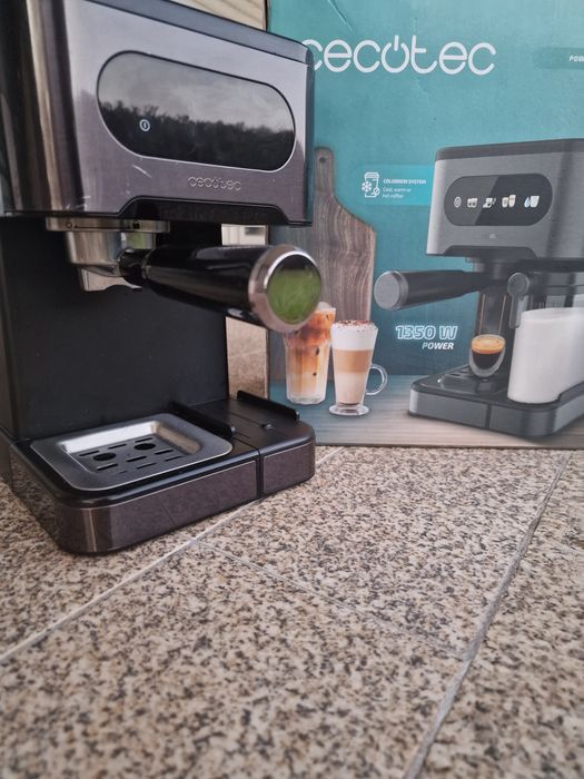 Cecotec Power Espresso 20 ColdBrew (ou a sua variante ColdBrew Latte).