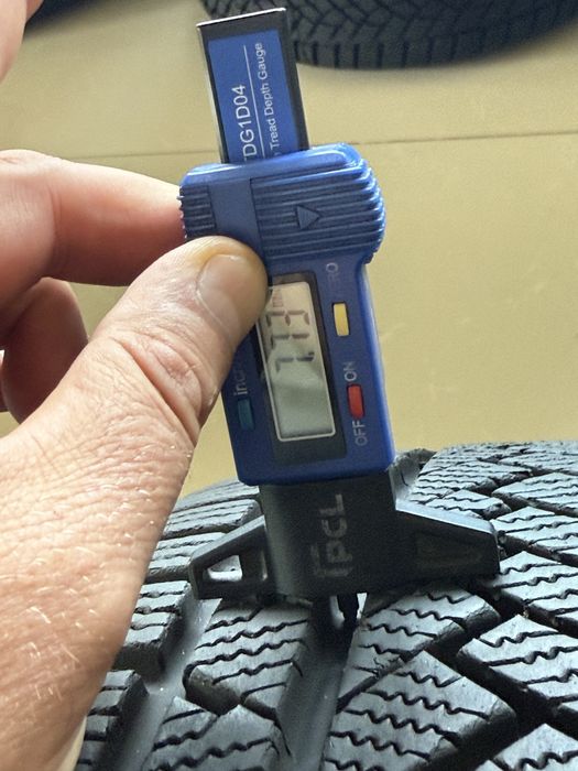 Диски оригінал r19 VW ID3 215/50r19 Continental шини зимові 10A601025H