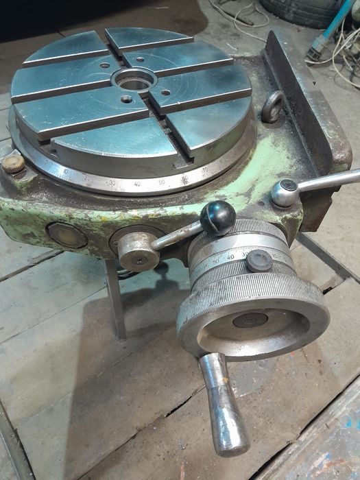 Фрезерный координатной поворотный стол
Все крутится всё вертится,в ра