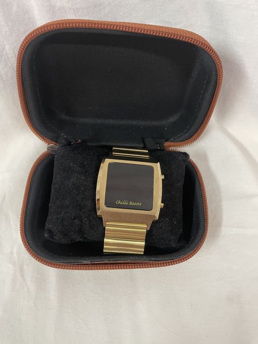 Relogio chilli beans dourado