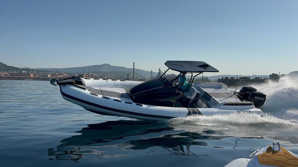 Nowy RIB premium S11 Coupe - 9,99m/24 os, kabina - od boatcenter.pl