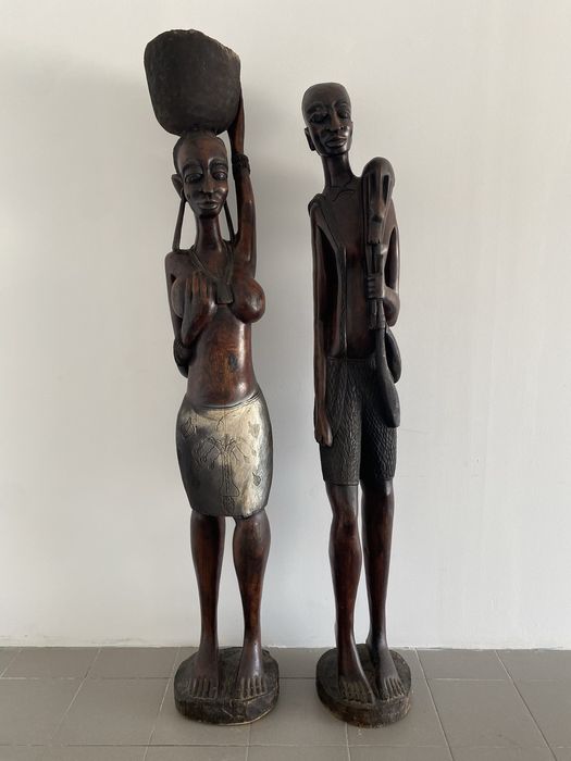 Estatuas africanas em madeira - 6 peças