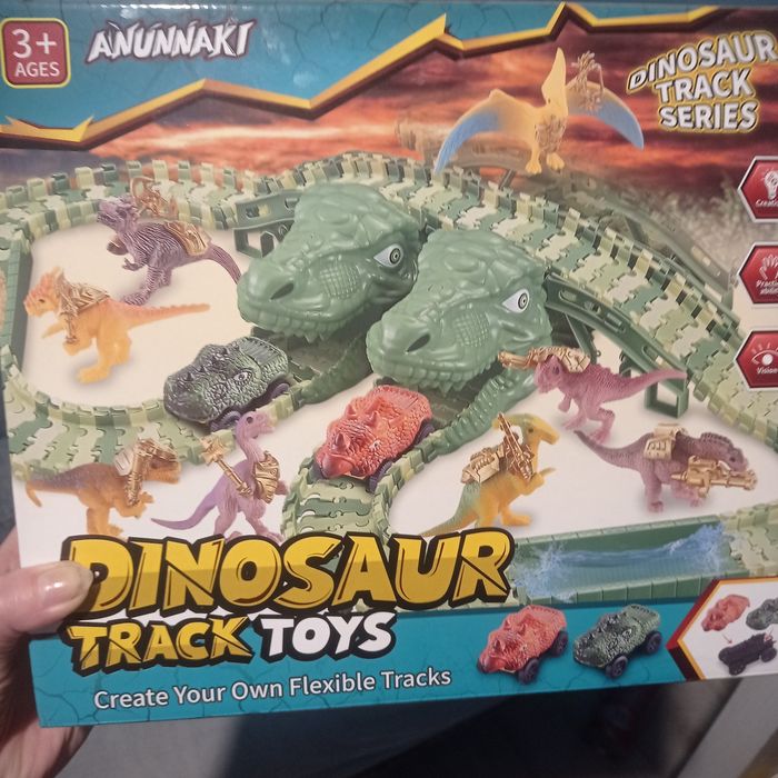 Dinozaury super tor