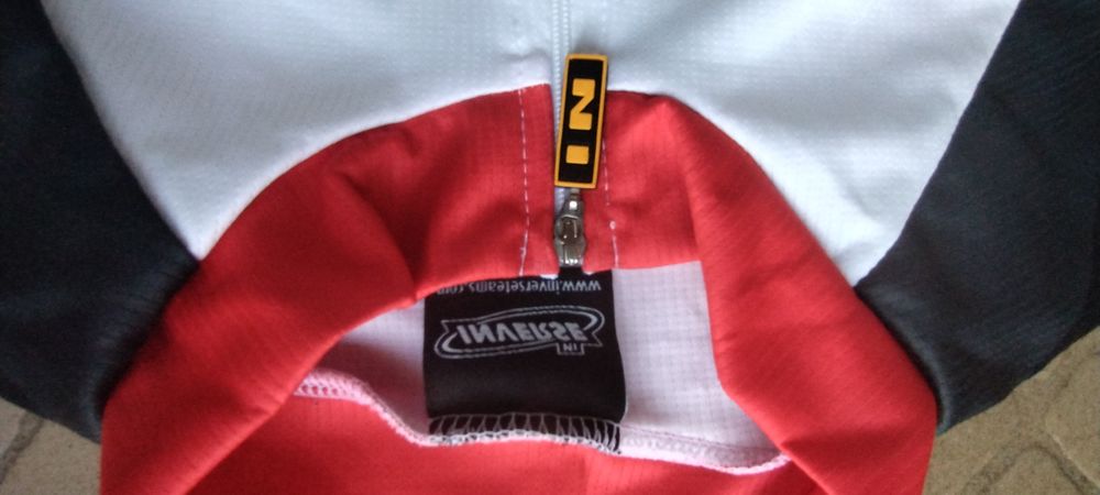 Koszulka kolarska Inverse w takiej jeździł Alejandro Valverde, mistrz