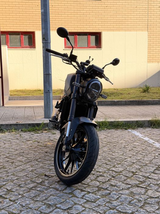Benelli Leoncino 250