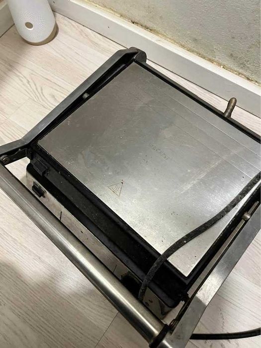 Grelhador/Sanduicheira em Inox