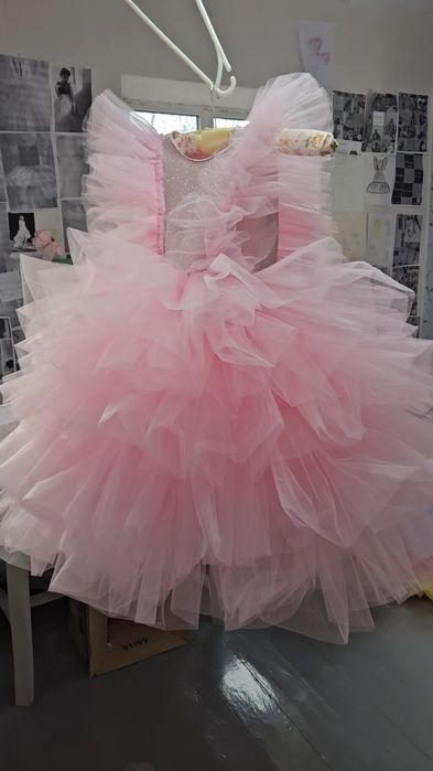 Сукня рожева пишна на 5 років довга Сукня на день народження