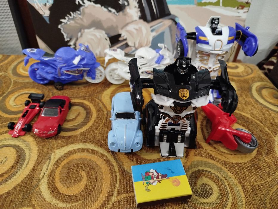 Продам іграшки для хлопчика