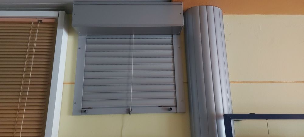 Aplicações e reparações de estores, persianas e caixilharia de PVC.