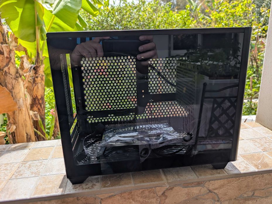 Vendo caixa pc mini itx Coolermaster Masterbox NR200P com extras e fonte incluida