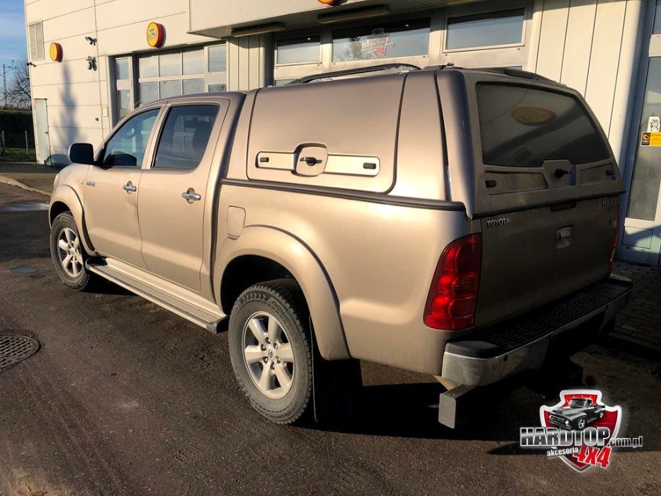 Toyota Hilux Hardtop zabudowa klapy boczne przemysłowa