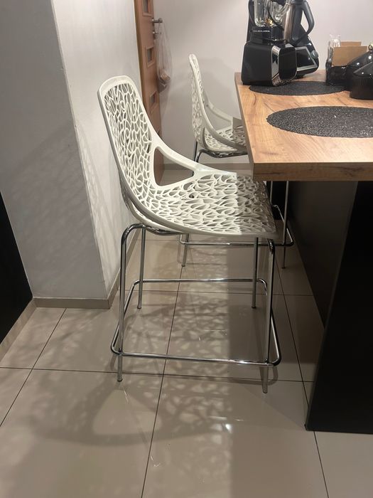 Krzesła białe hokery 2szt