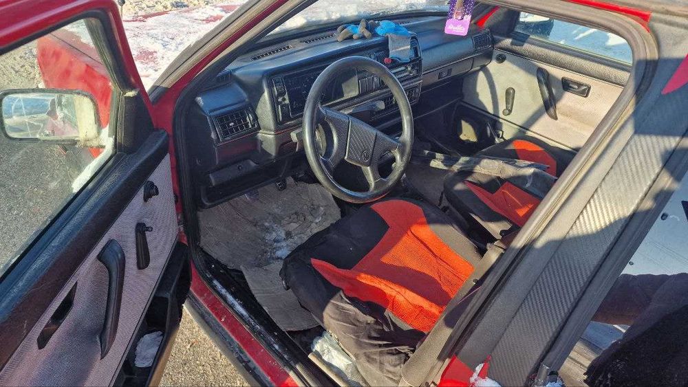 Продам автомобіль Volkswagen Jetta 1990 II покоління(FL)1.8 газ бензин