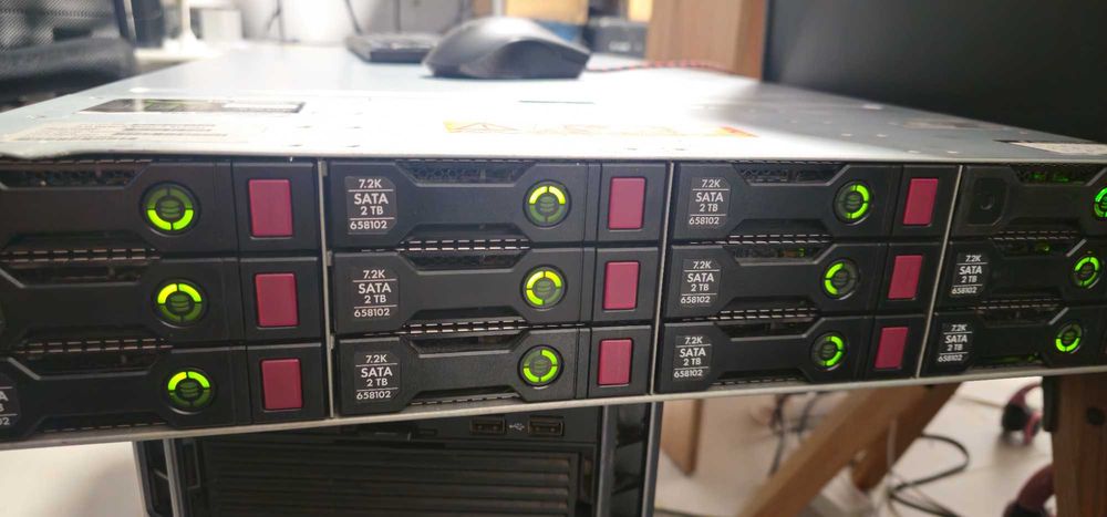 Serwer HP 380p GEN 8, 12x3tb SAS, 16GB Pamięci + Karta 10G SFP+