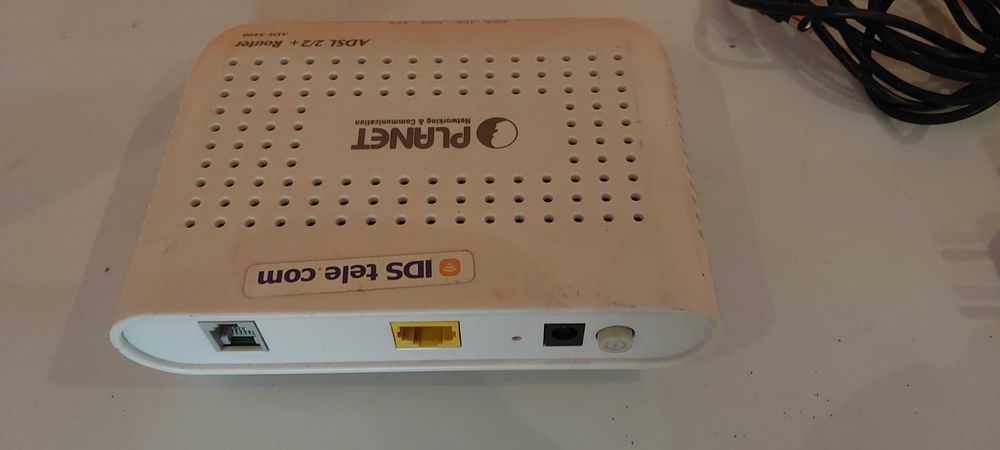 Używany Modem Planet ADSL 2/2+ NAT ADE-3400