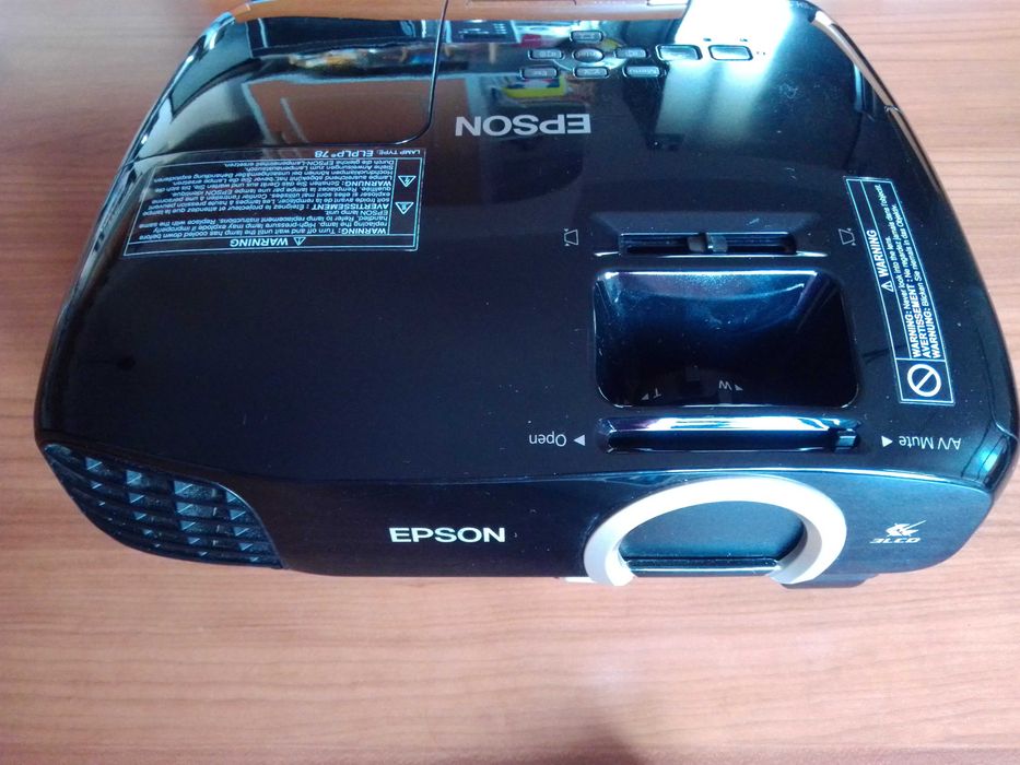 Projector Epson EH-TW5200.