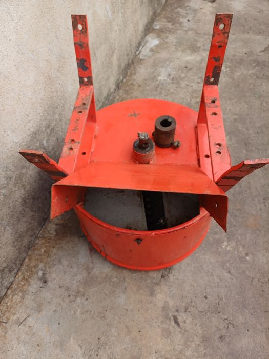 Корморізка механічна!