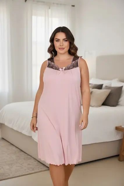 Нічна сорочка з мереживом